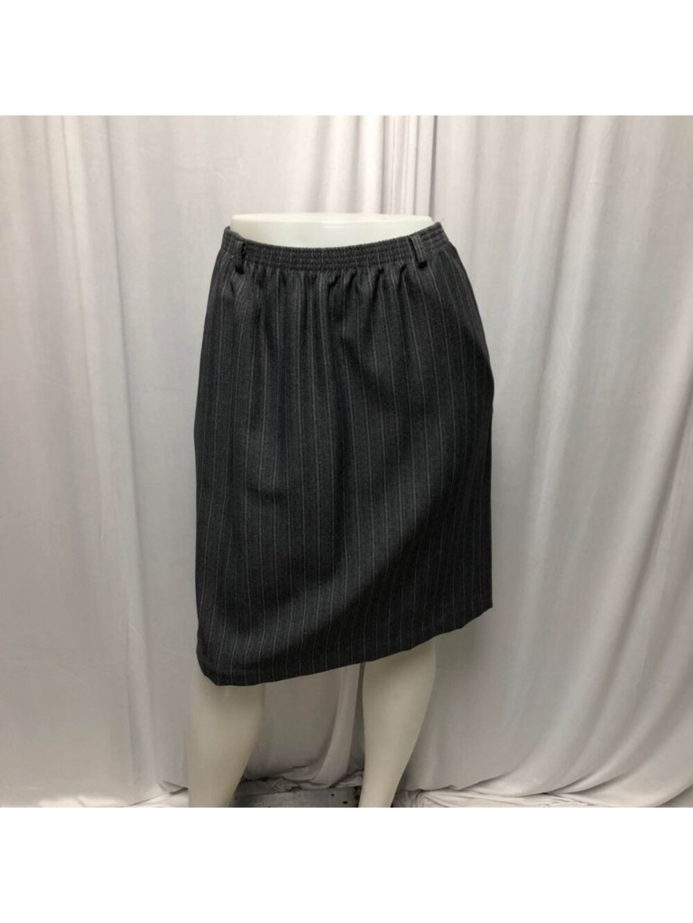 Alfred Dunner Skirt Womens Size 14 Petite Gray Pinstripe Pockets A Line Office